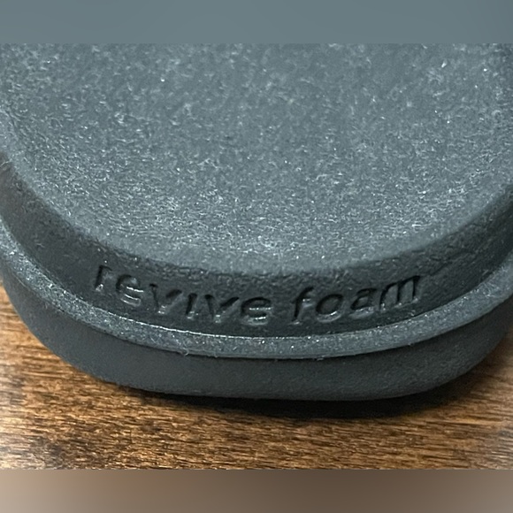 Nike Off-Court Gold & Black Duo Revive Foam Slides Size 7 - Picture 6 of 7